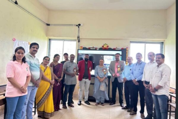 संस्कार नॅशनल स्कूल निरवडेमध्ये AI-आधारित स्मार्ट क्लासरूमचा उद्घाटन सोहळा थाटात संपन्न