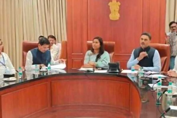 दोडामार्ग तालुक्यातील वीज समस्यांकडे आमदार दिपक केसरकर यांनी राज्यमंत्री मेघना बोर्डीकर यांचे वेधले लक्ष